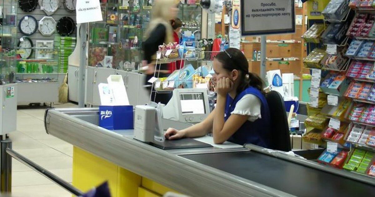Россияне рекордно сократили свои расходы Россияне рекордно сократили свои расходы