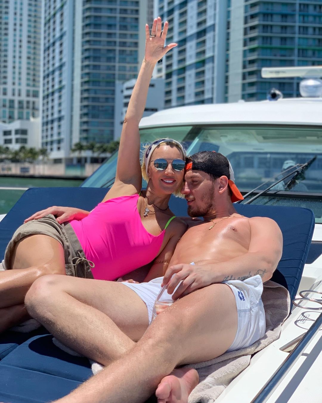 Кудрявцева сделала заявление о своем браке с молодым супругом