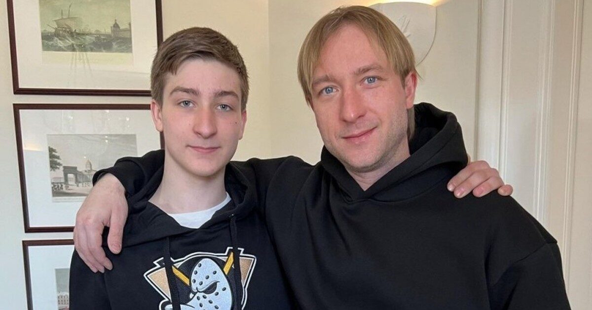 Плющенко объяснил, почему редко общается с сыном от первого брака Плющенко объяснил, почему редко общается с сыном от первого брака