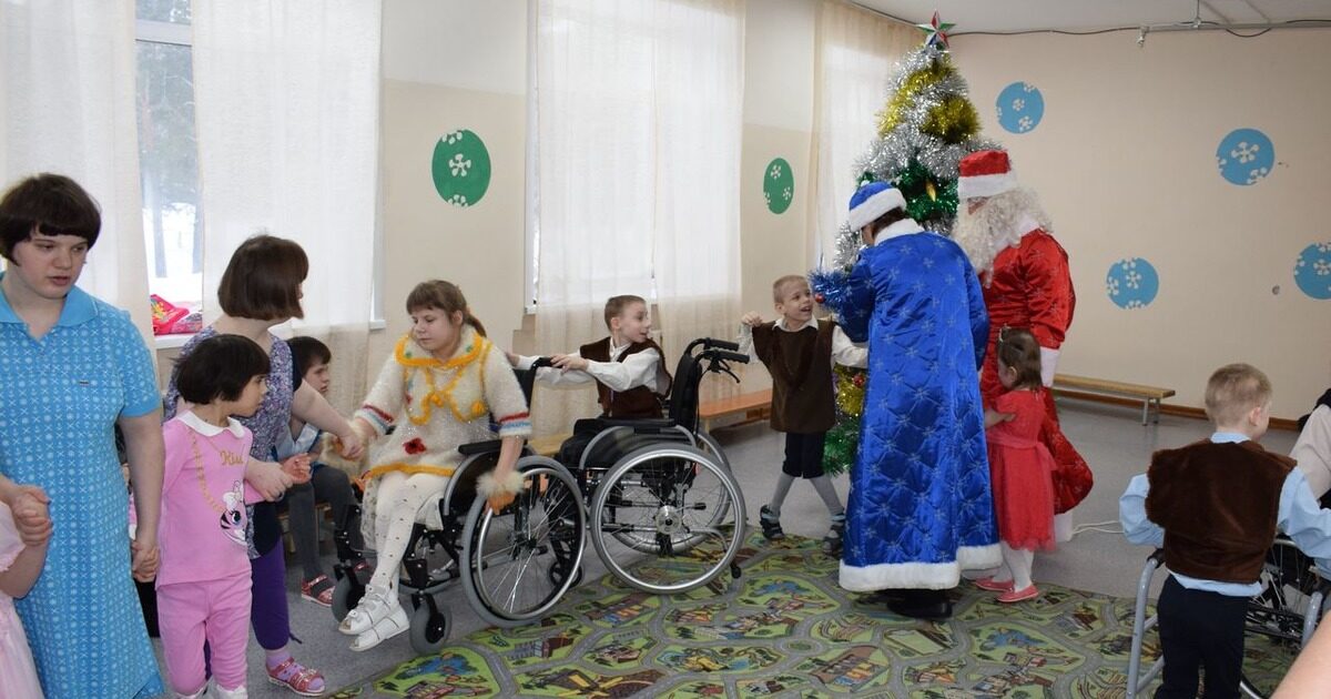 В Калуге власти лишили детей-инвалидов новогодних подарков В Калуге власти лишили детей-инвалидов новогодних подарков