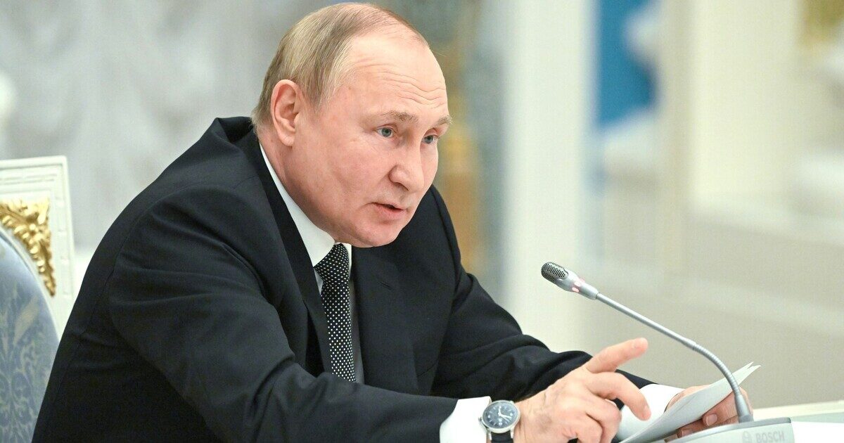 Путин подписал закон, запрещающий митинги в определенных местах