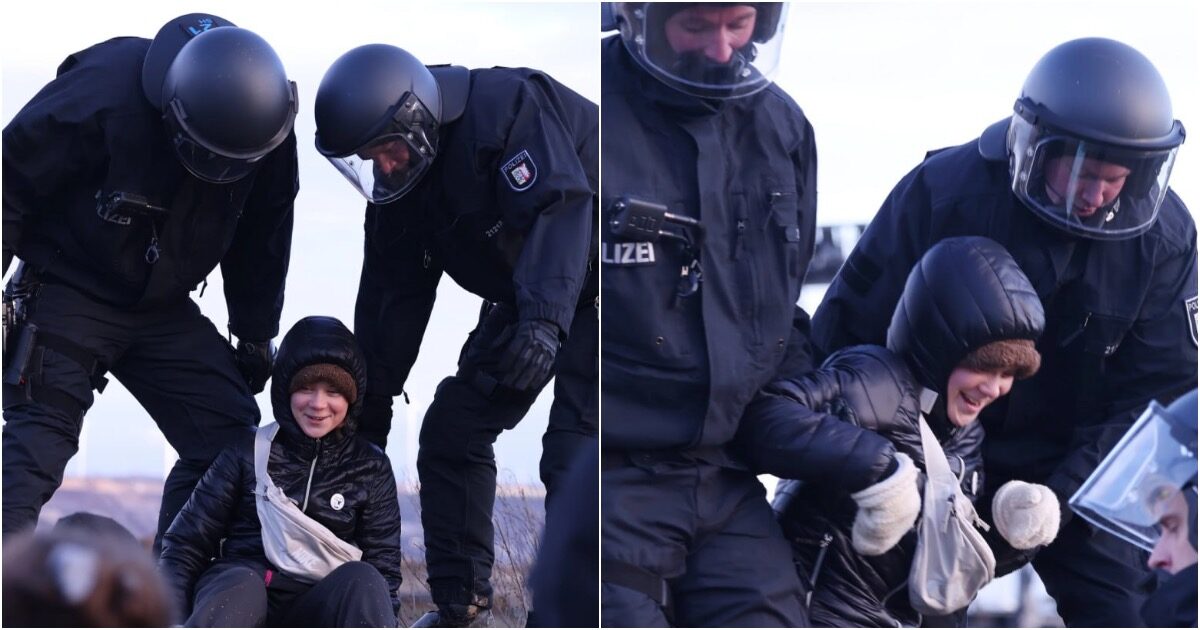 Полицейские унесли Грету Тунберг с протеста в Германии Полицейские унесли Грету Тунберг с протеста в Германии