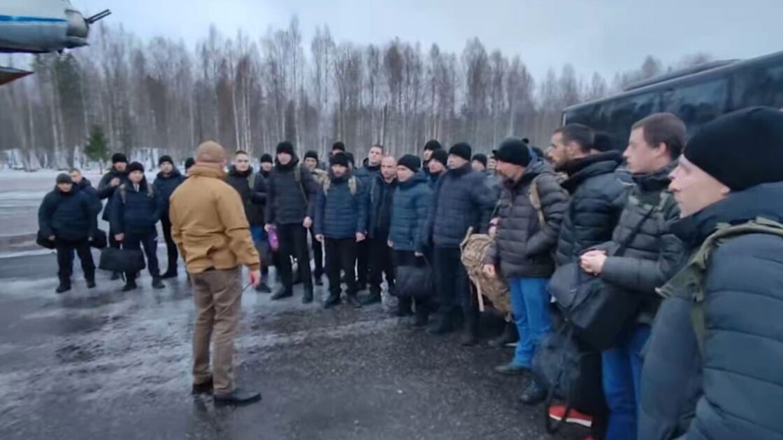 Опубликовано видео речи Пригожина перед бывшими зэками, вернувшимися из Украины Опубликовано видео речи Пригожина перед бывшими зэками, вернувшимися из Украины