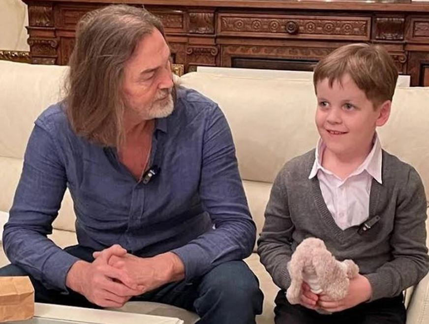 Сафронов осуществил мечту 7-летнего мальчика, сбитого депутатом в Татарске