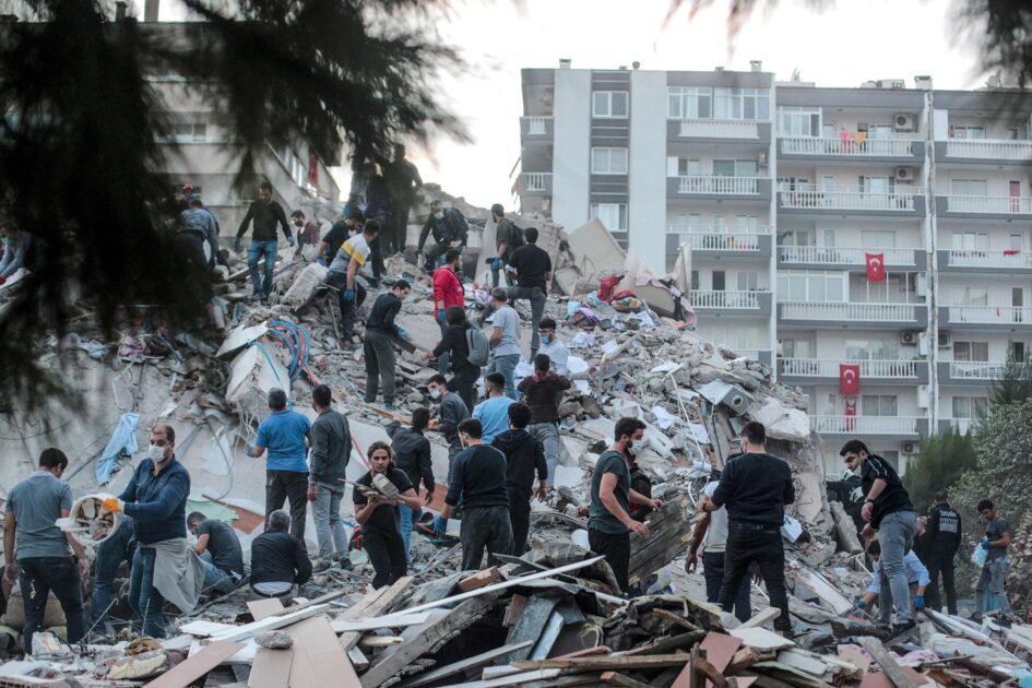 Семья россиян оказалась под завалами после землетрясения в Турции