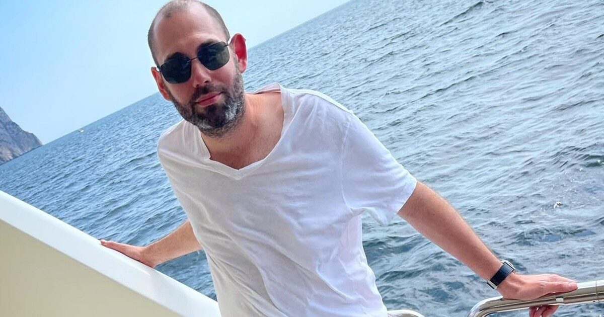 Слепаков придумал, как уйти от налогов с продажи элитной квартиры в Москве Слепаков придумал, как уйти от налогов с продажи элитной квартиры в Москве