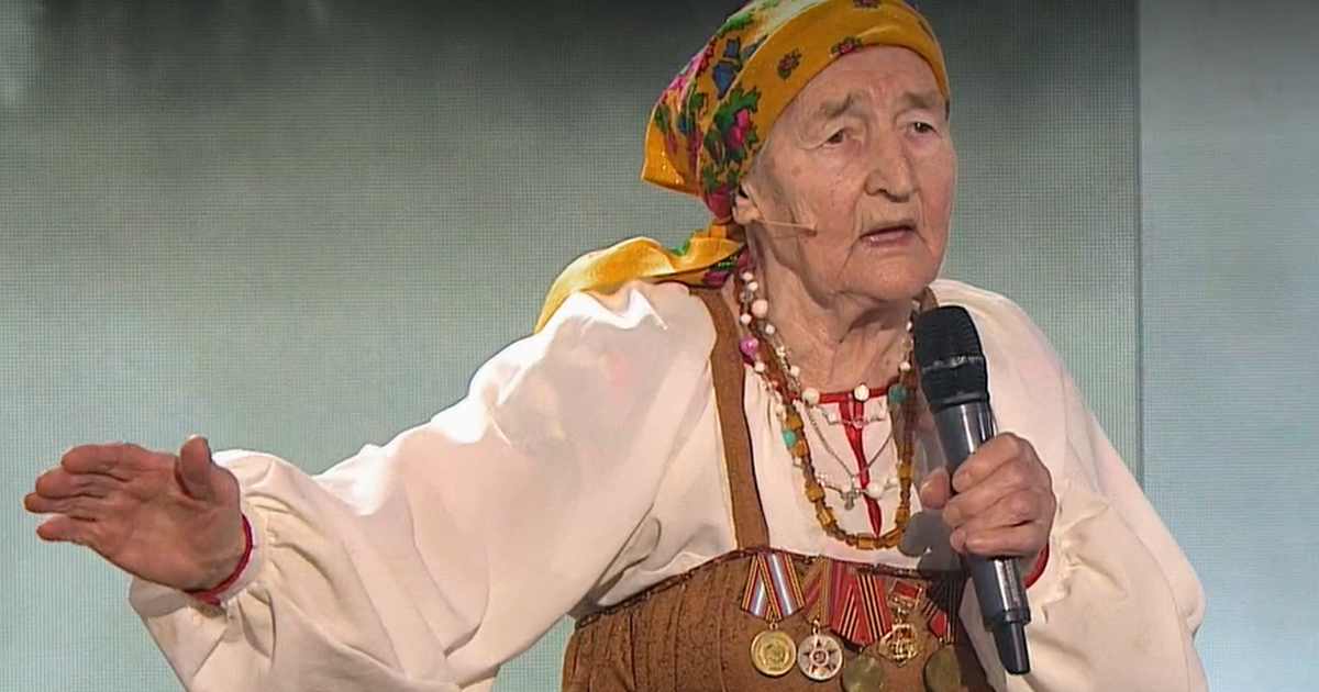 88-летняя пенсионерка проникновенно спела на шоу Малахова