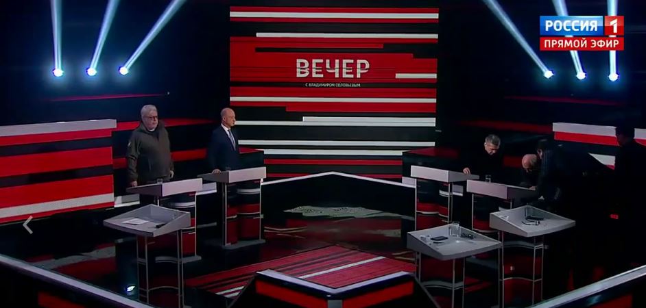 Гость шоу Соловьева упал в обморок в прямом эфире