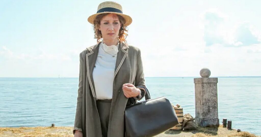 Правда или ложь: что не так с сериалом о жизни Раневской