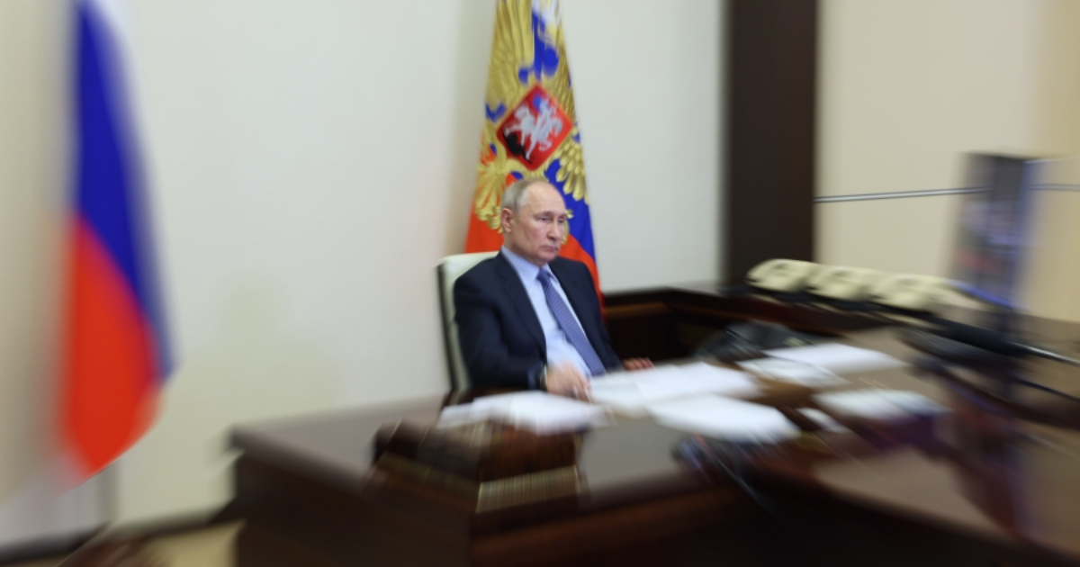 Песков назвал враньем заявления о двойниках Путина и бункере Песков назвал враньем заявления о двойниках Путина и бункере