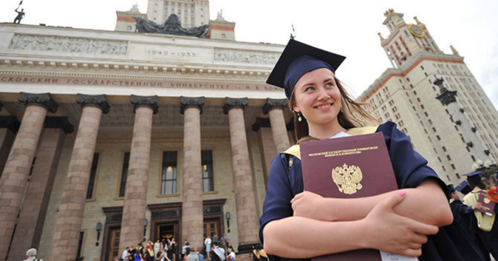 В Госдуме предложили обязать выпускников вузов отрабатывать по распределению