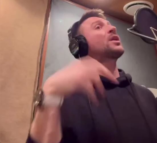 Лазарев ответил обвинившим его в обмане в шоу «Маска»