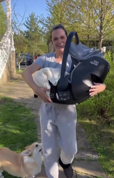 «Помогаю молодым: Слава показала, как проводит время с внуком