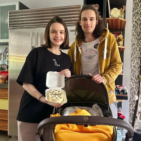 «Помогаю молодым: Слава показала, как проводит время с внуком