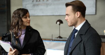 В Турции выдан ордер на арест звезды сериала «Постучись в мою дверь» Ханде Эрчел