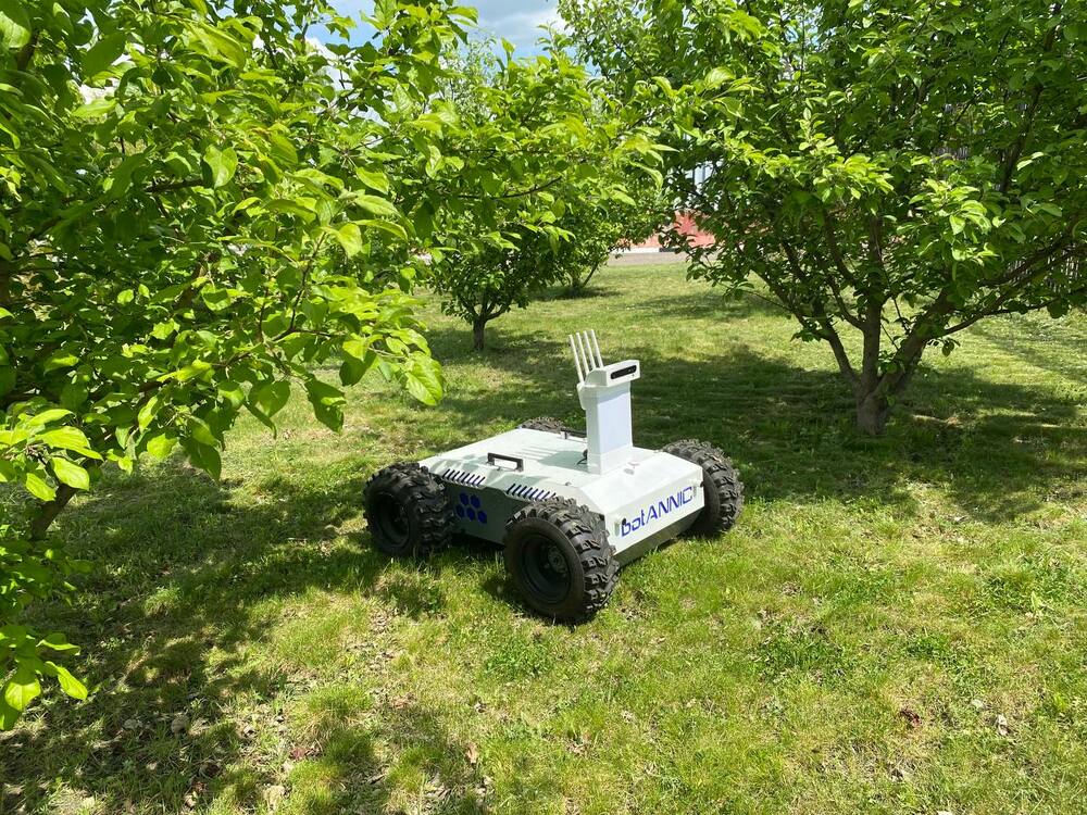 Российские ученые создали робота - садовника