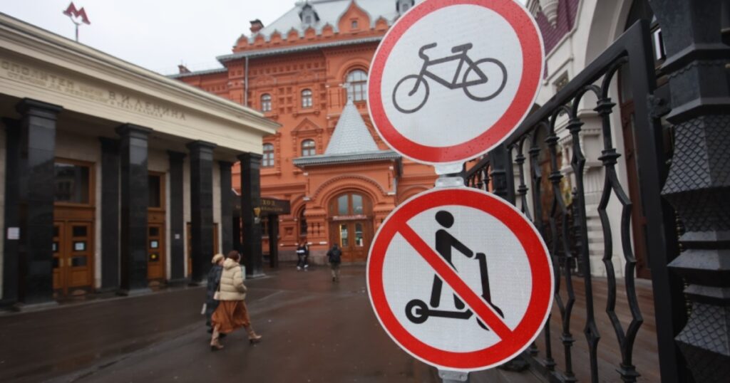 В Госдуме предложили запретить самокаты на пешеходных улицах