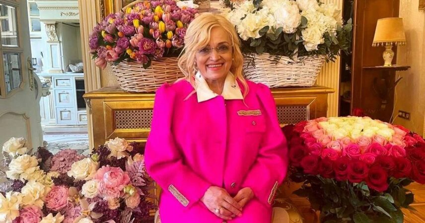 Суд взыскал 100 тысяч рублей с театра Надежды Кадышевой