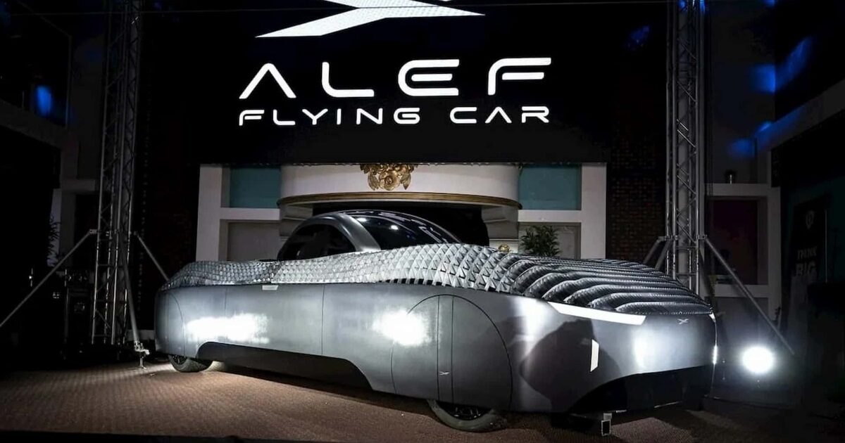 Первый в мире летающий автомобиль начнут выпускать в 2025 году Первый в мире летающий автомобиль начнут выпускать в 2025 году