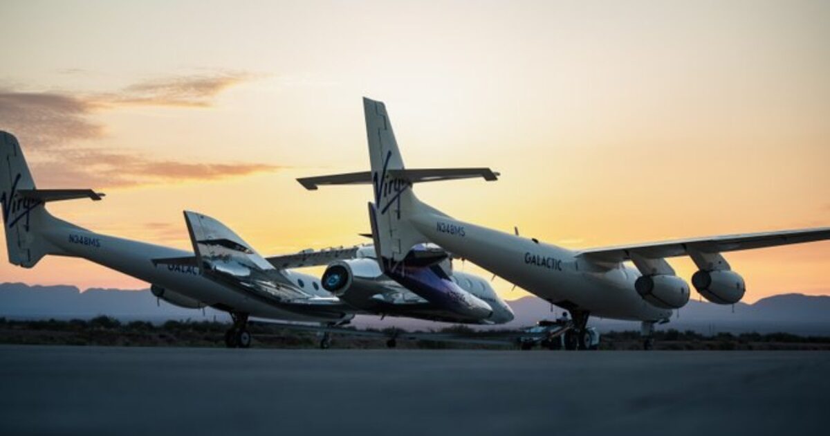 Космоплан Virgin Galactic совершил первый коммерческий суборбитальный полет Космоплан Virgin Galactic совершил первый коммерческий суборбитальный полет