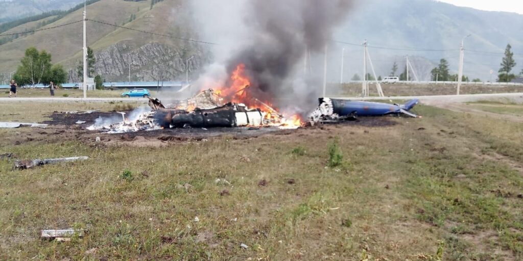 Первые кадры с места крушения МИ-8 в Алтае. Что известно о выживших