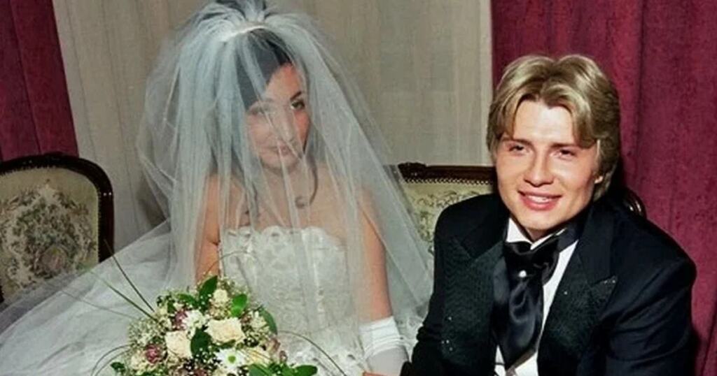 Их не узнать: свадебные фотографии российских звезд в начале 2000-х