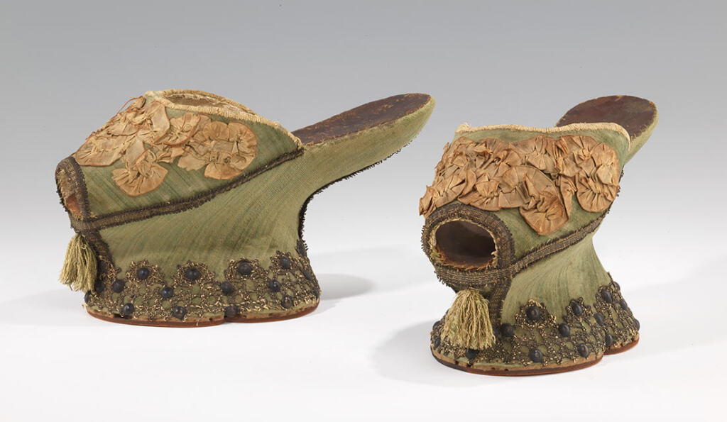 Чопины: почему женская обувь в Европе XIV—XVII веков была такой странной