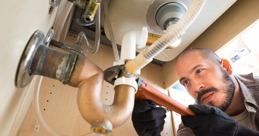 В России резко подорожали «мужья на час»