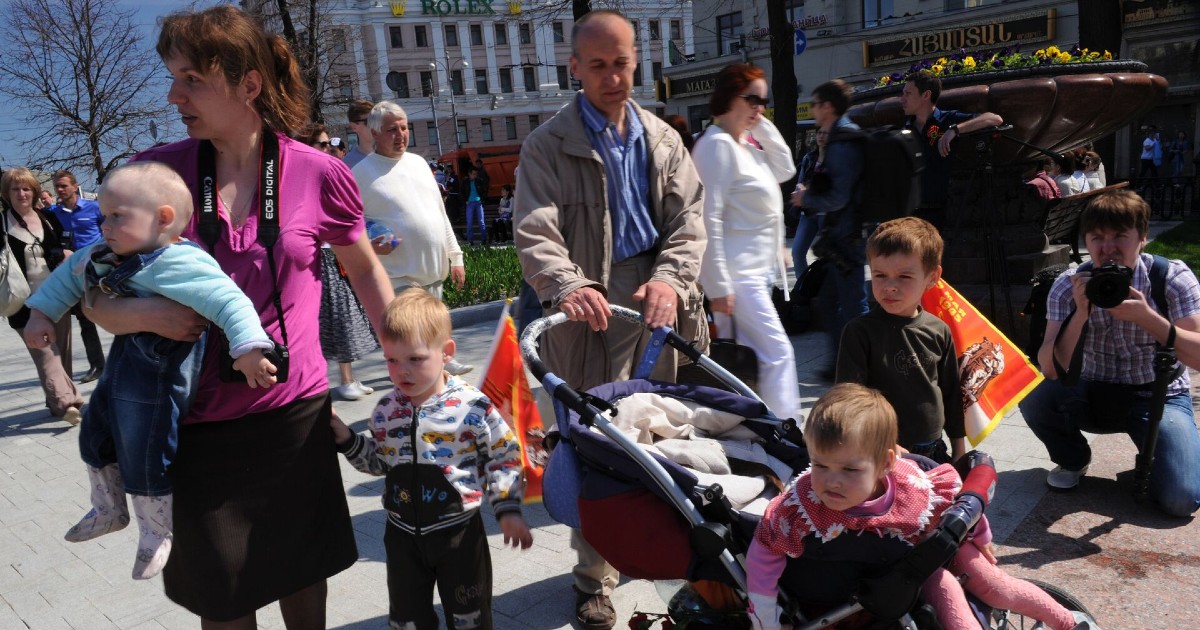 В Госдуме предложили ввести дополнительные выходные для многодетных родителей