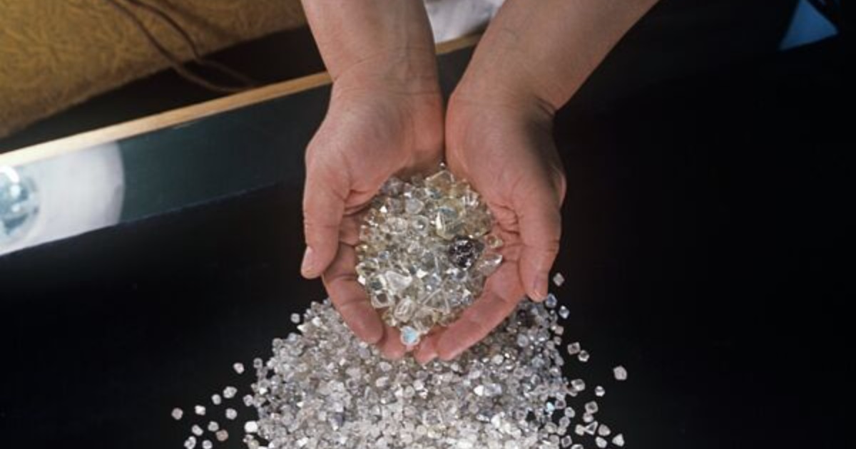 Cтраны G7 собрались ввести санции на импорт алмазов из России