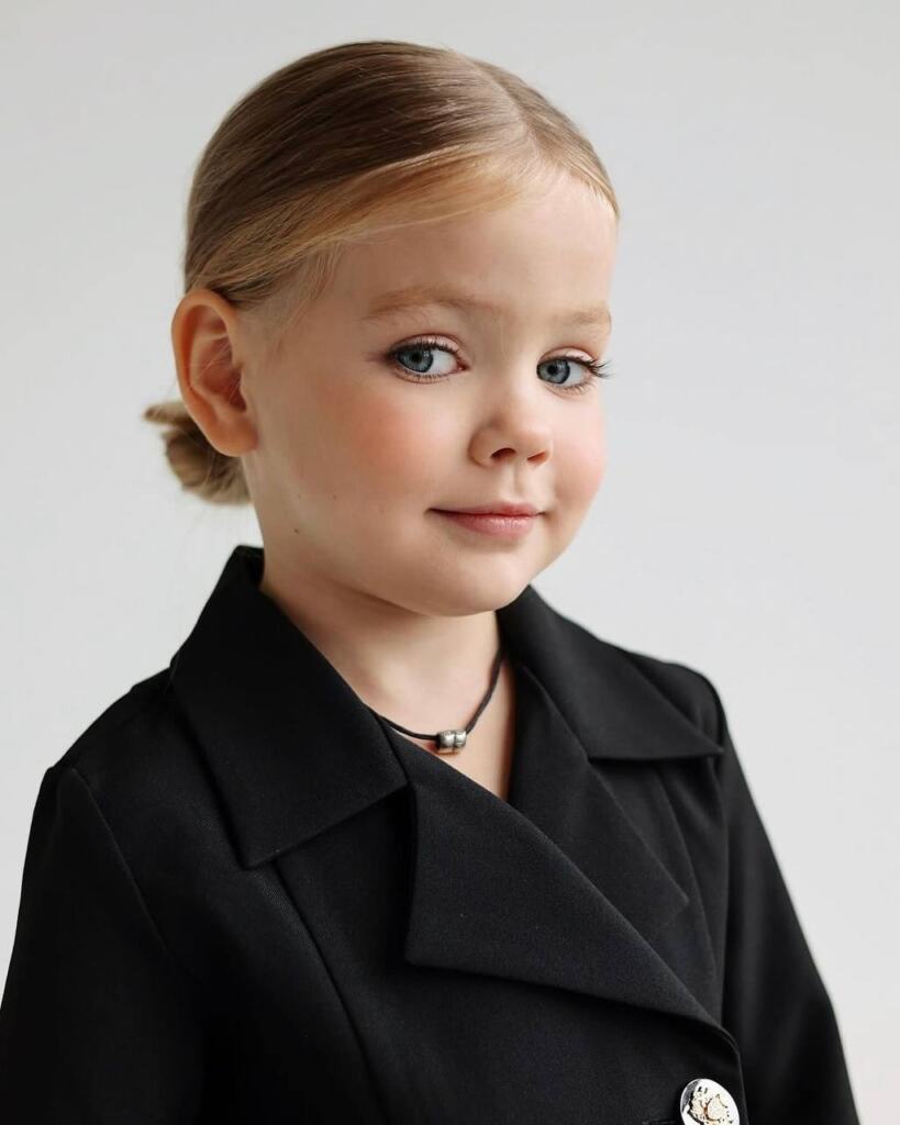 Кудрявцева показала фотосессию подросшей пятилетней дочери
