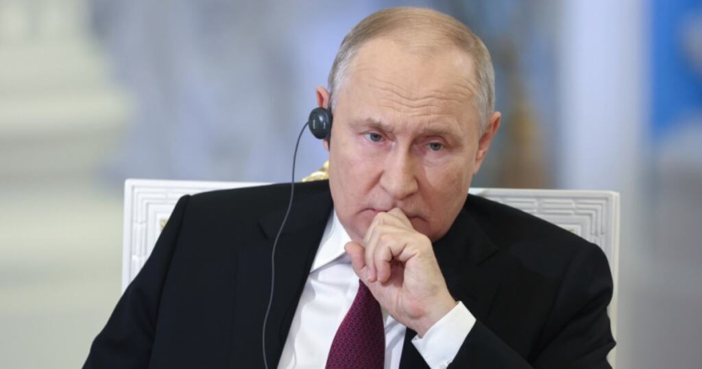 Путин поручил ВКС России патрулировать пространство над Черным морем
