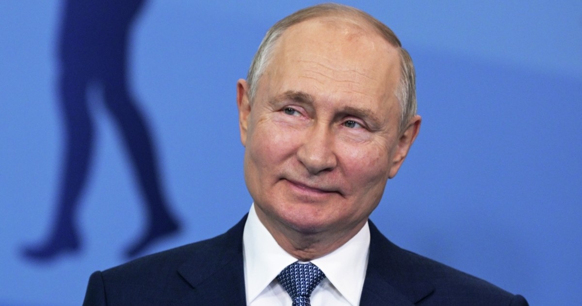 Путин прокомментировал новые санкции шуткой о клопах