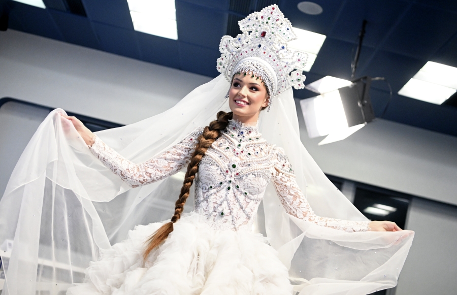 22-летняя Голубева показала костюм, в котором поедет на «Мисс Вселенная»