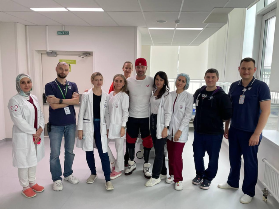 Костомаров навестил «медиков-спасителей» в больнице