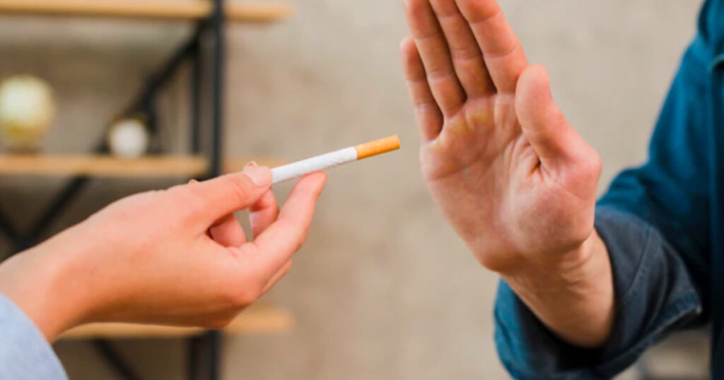 Медики назвали помогающие бросить курить продукты