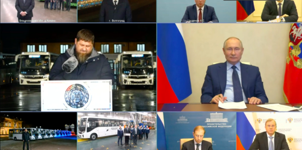 Кадыров позвал Путина в Чечню, потому что «старейшины ругаются»