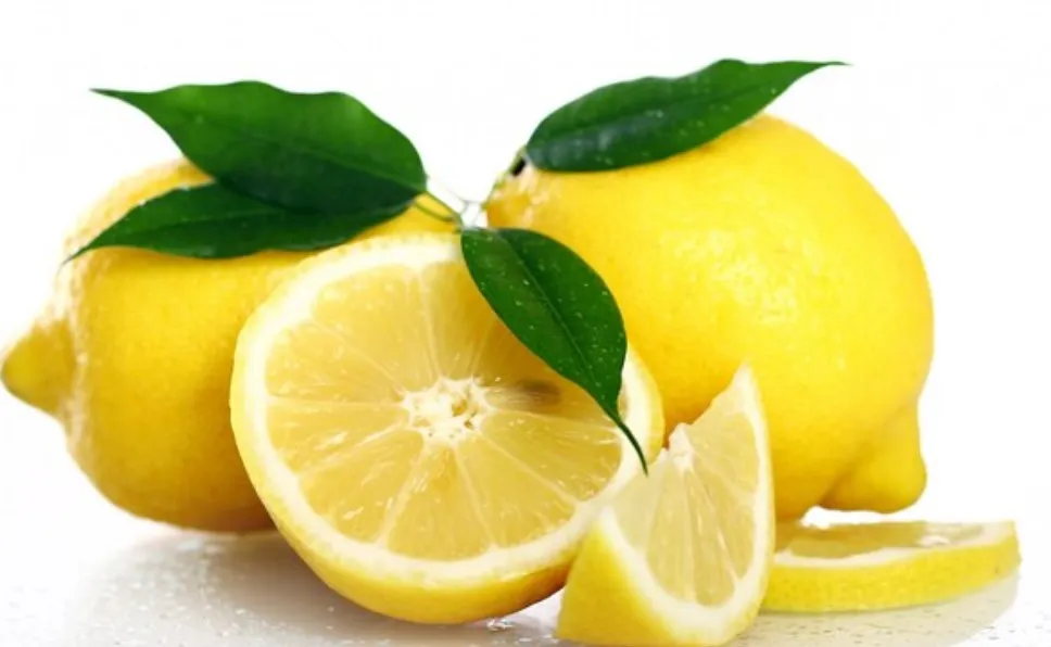Врач Вялов назвал ошибку в употреблении лимона