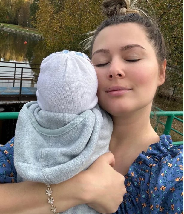Кожевникова показала честное фото после родов и поддержала женщин