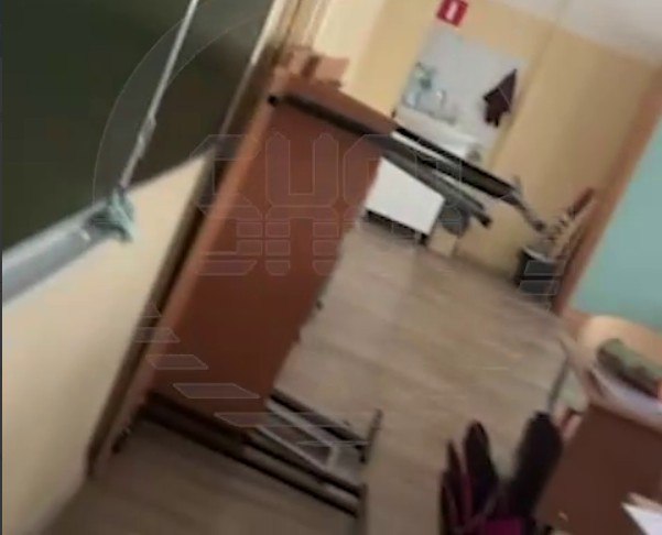 Восьмиклассница открыла стрельбу в брянской школе. Есть пострадавшие