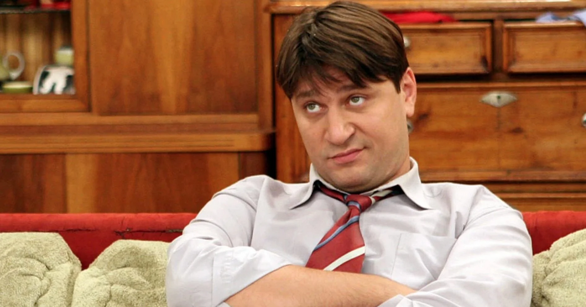 Виктор Логинов рассказал, что не показали в сериале «Слово пацана» Виктор Логинов рассказал, что не показали в сериале «Слово пацана»