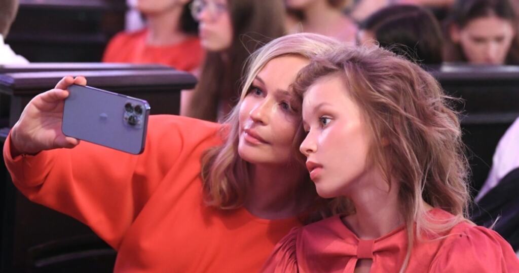 16-летняя Пересильд рассказала о видео, где признается в своей беременности