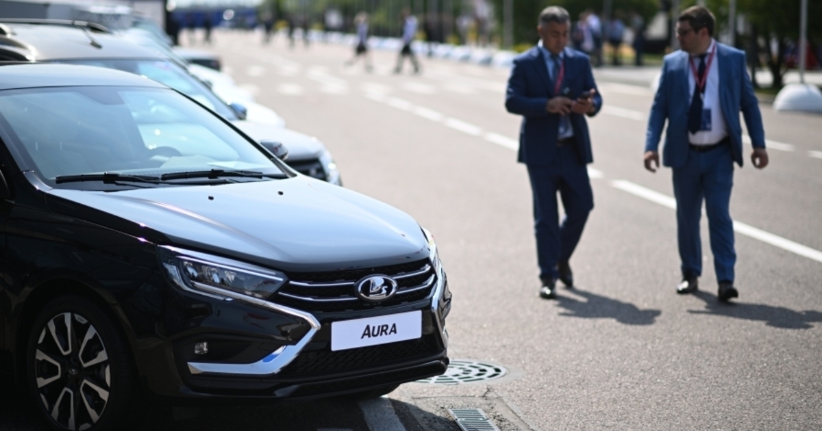 Сотрудники Минфина первыми пересядут на автомобили Lada Aura Сотрудники Минфина первыми пересядут на автомобили Lada Aura
