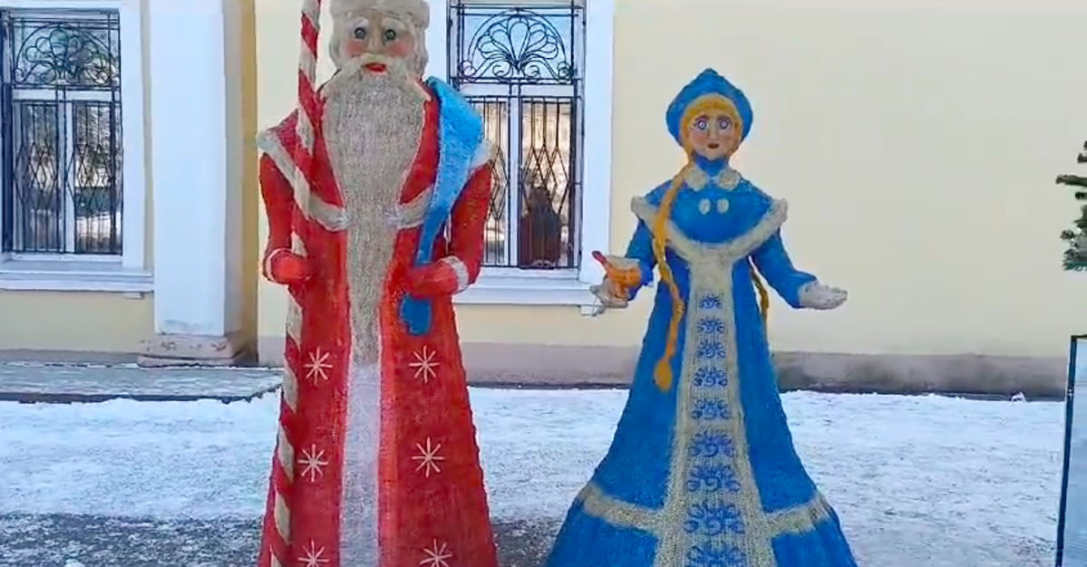 Дед Мороз и Снегурочка напугали жителей Приморья