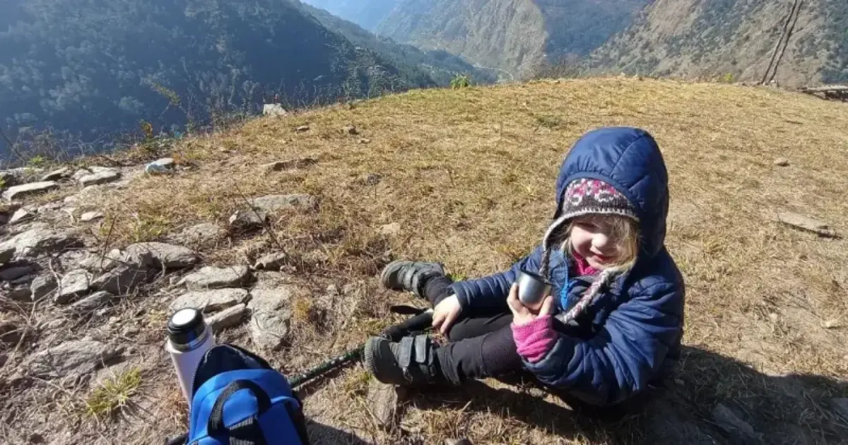 Четырехлетняя девочка забралась на Эверест и установила мировой рекорд