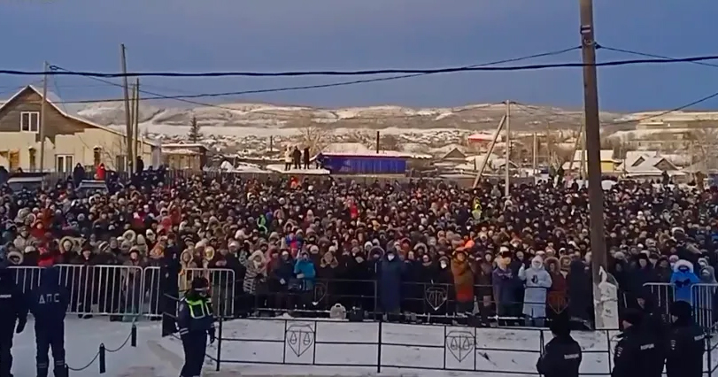 Протестующие в Баймаке не расходятся, несмотря на задержания и применение силы