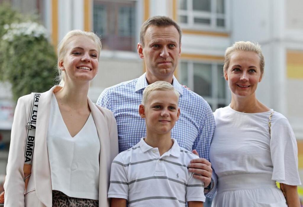 Отец Навального* подтвердил его смерть