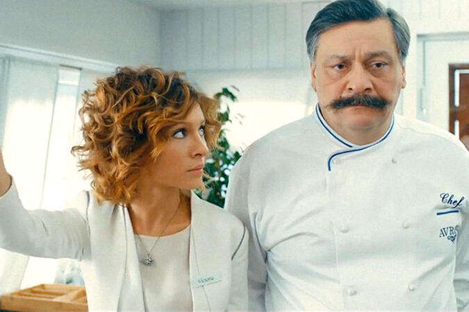 Жена звезды сериала «Кухня» просит Госдуму разрешить семье вернуться в Россию