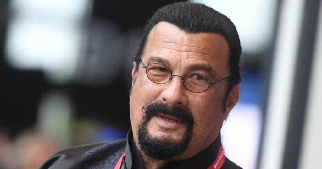 Стивен Сигал продает свой особняк на Рублевке за 700 млн рублей