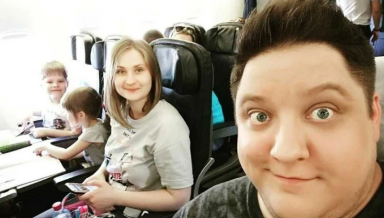 Родные актера Романа Попова развеяли его прах над морем в Сочи